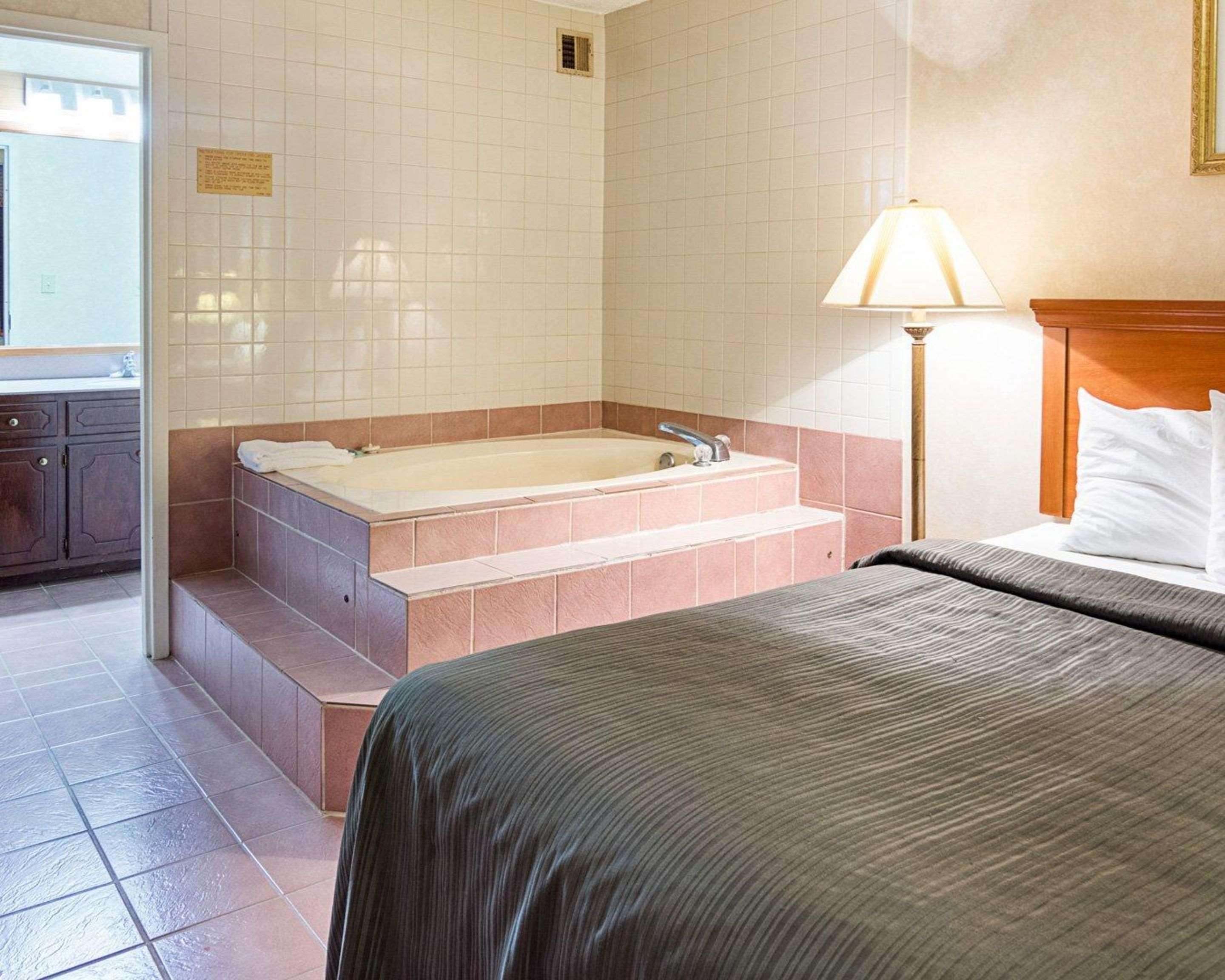 Quality Inn Petersburg-Fort Lee Exterior foto